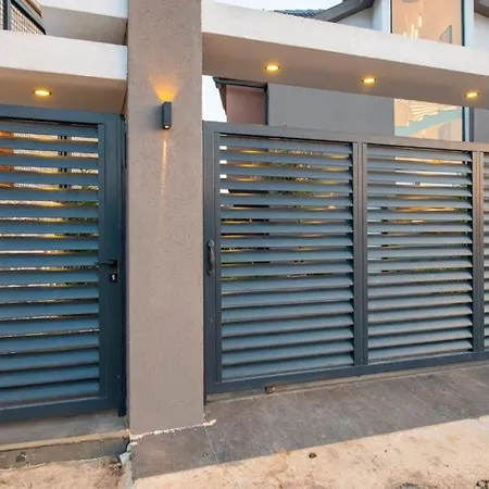 Villa Luxury And Special Design In Hisaroenue Center -villa Bling Premium
