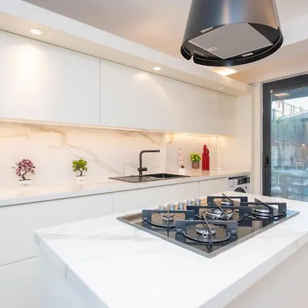 Villa Luxury And Special Design In Hisaroenue Center -villa Bling Premium