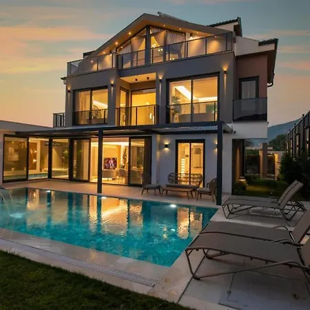 Luxury And Special Design In Hisaroenue Center -villa Bling Premium Villa