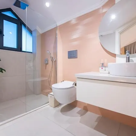 Luxury And Special Design In Hisaroenue Center -villa Bling Premium Villa *