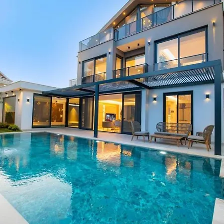 Luxury And Special Design In Hisaroenue Center -villa Bling Premium Villa *