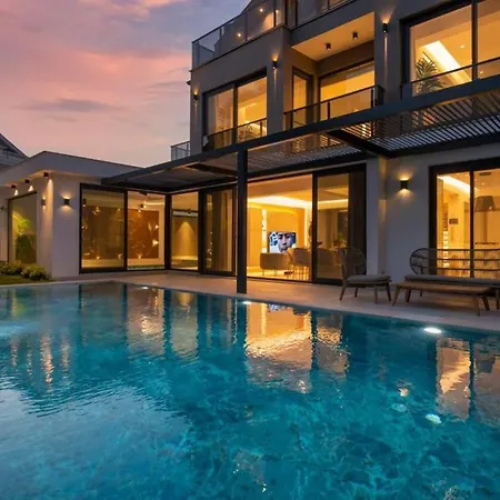 Luxury And Special Design In Hisaroenue Center -villa Bling Premium Villa *