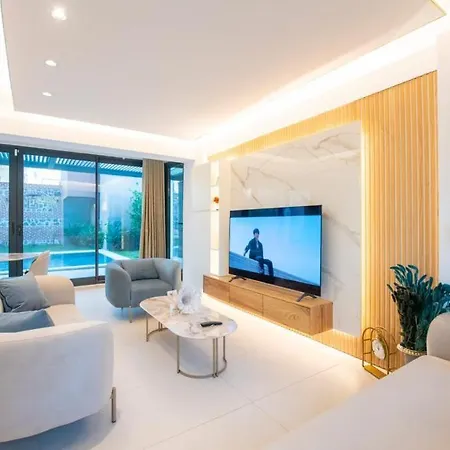 Luxury And Special Design In Hisaroenue Center -villa Bling Premium