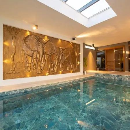 Luxury And Special Design In Hisaroenue Center -villa Bling Premium Villa